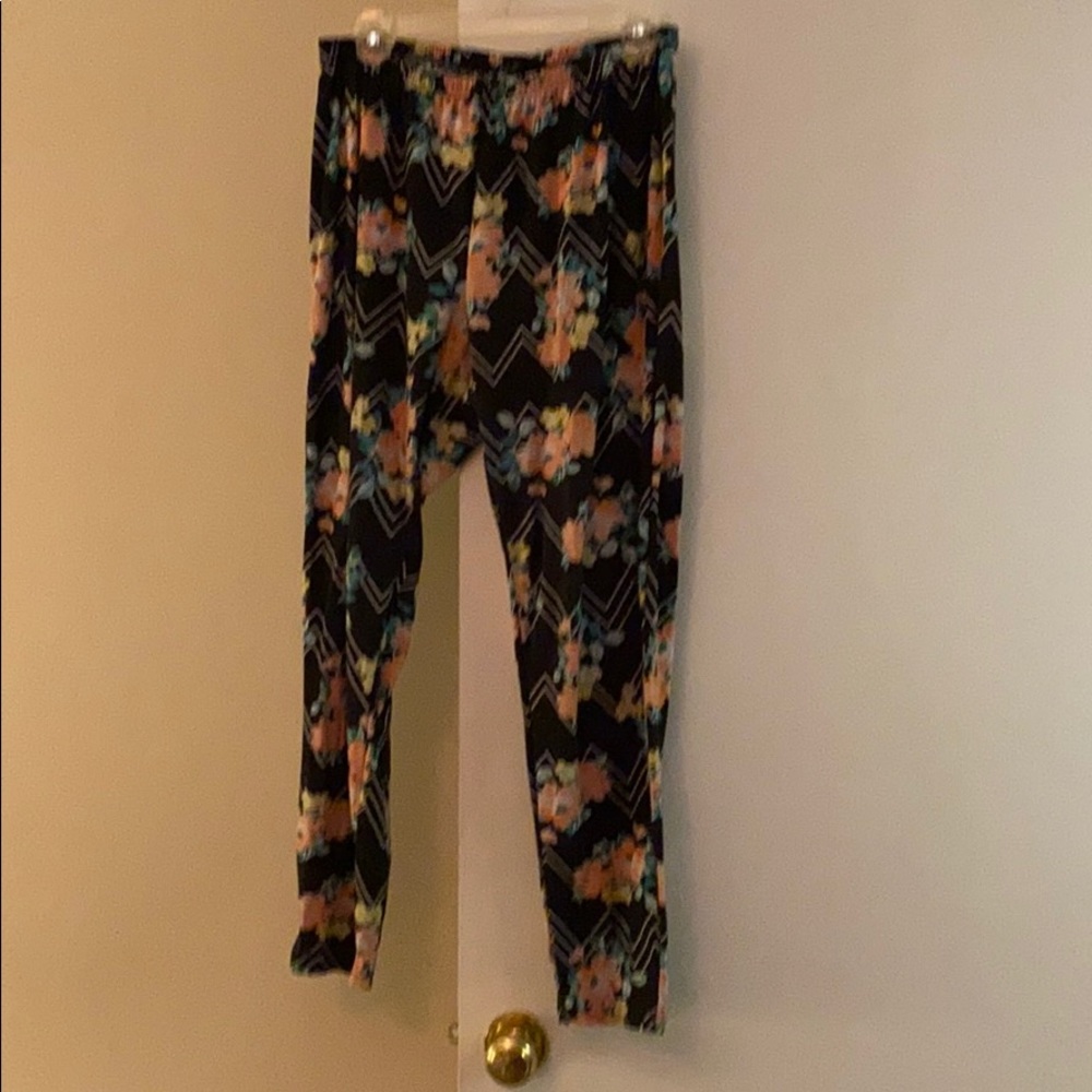 Black Floral Print Leggings